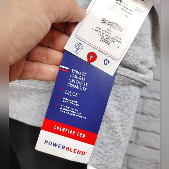 Champion Sweatshirt - Picture 6 of 8